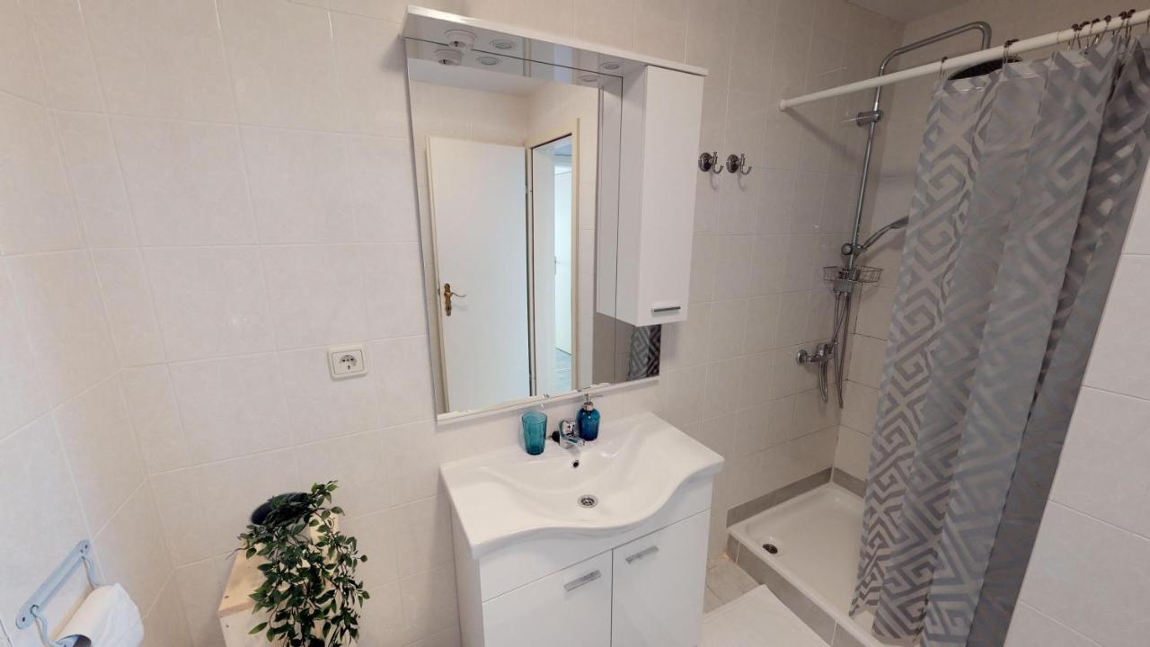 Lora Deluxe Superior 5 Star Apartment, Your Piece Of Heaven By The Sea & Park With Sea & Park View Novigrad Istria 外观 照片